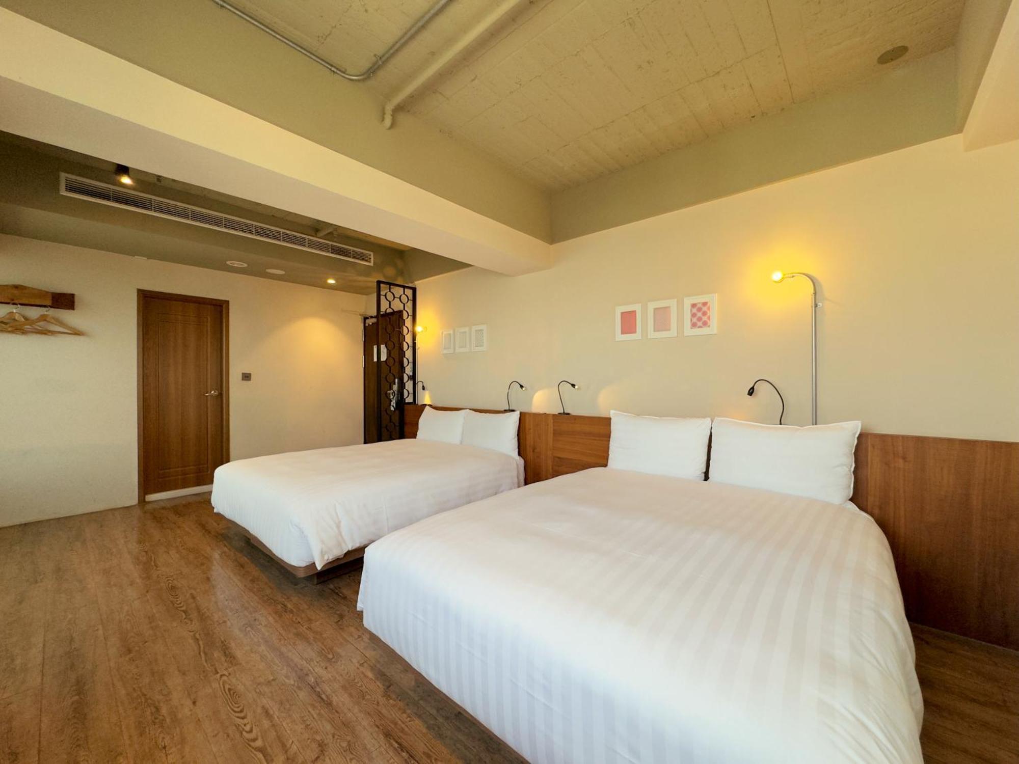 Roaders Hotel Tainan Chengda Oda fotoğraf