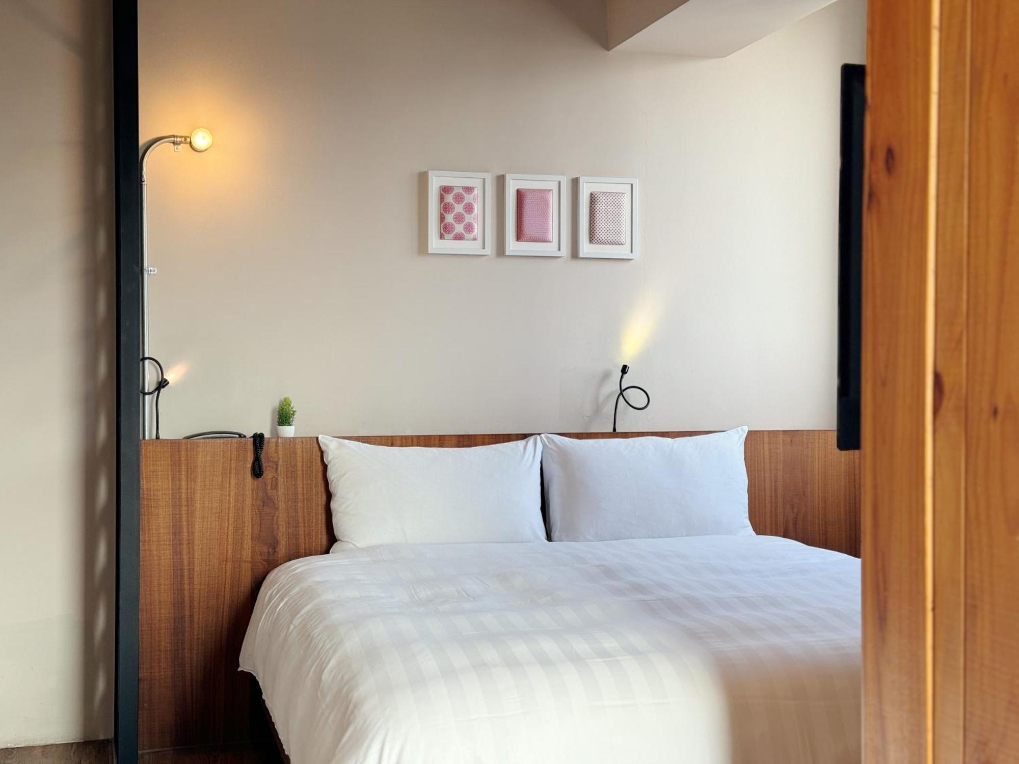 Roaders Hotel Tainan Chengda Oda fotoğraf