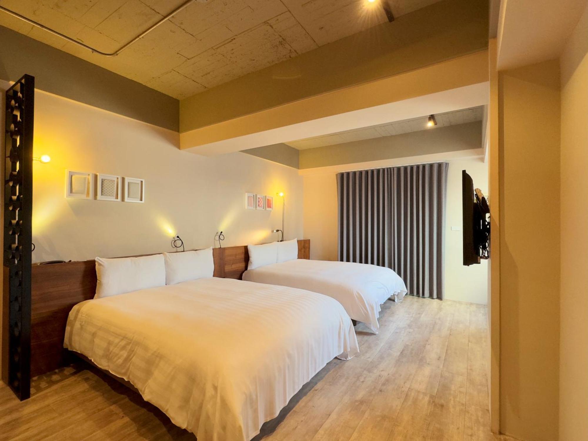 Roaders Hotel Tainan Chengda Oda fotoğraf